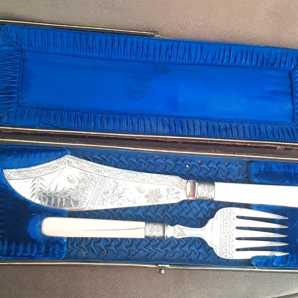 1880s asthetic movement Fish Servers - Picture 1 of 4